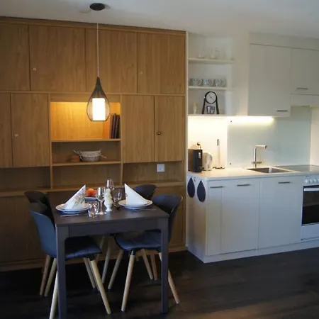 Appartement Cristal 28 *